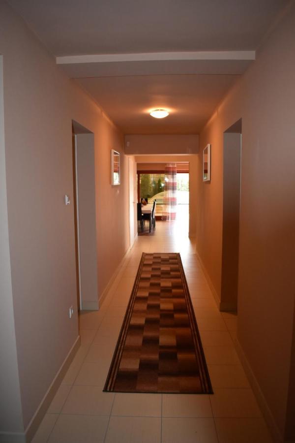 Villa Lily Zamardi Luaran gambar